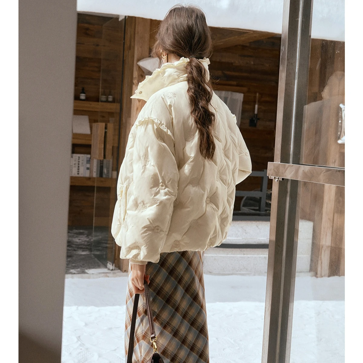 OLrain chaqueta de invierno para mujer 2025 elegante volantes cuello vuelto abrigos con bordado Floral chaquetas cortas para mujer GO57DY000820