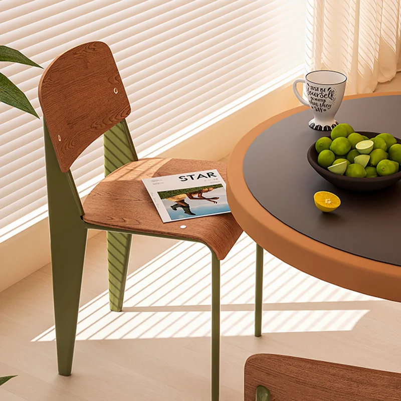 Рисунок 2 - Минималистичные деревянные обеденные