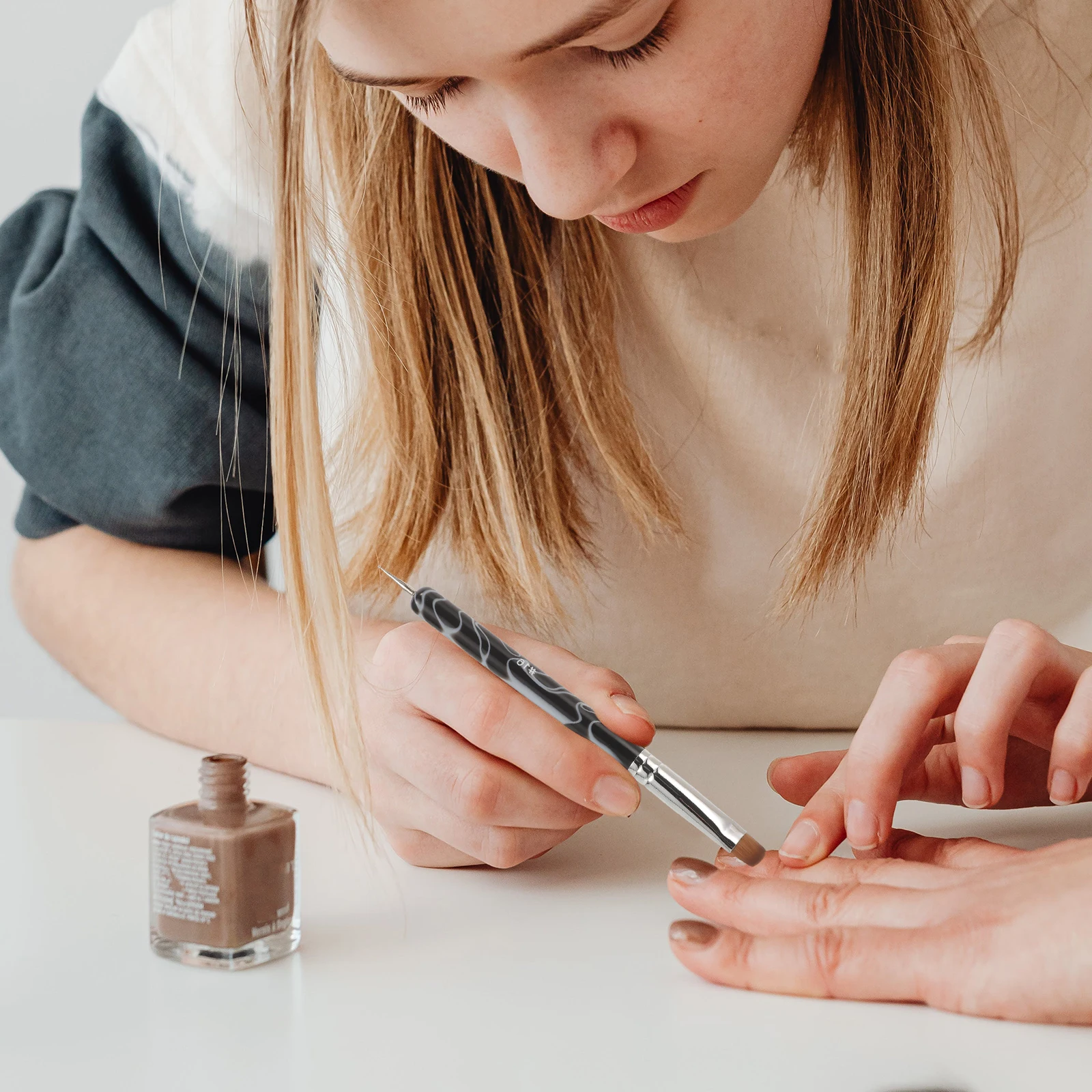 

Кисть для дизайна ногтей с двойной головкой, ручка для лака для ногтей, точечная ручка, инструменты для маникюра, принадлежности для домашнего использования, маникюрные принадлежности