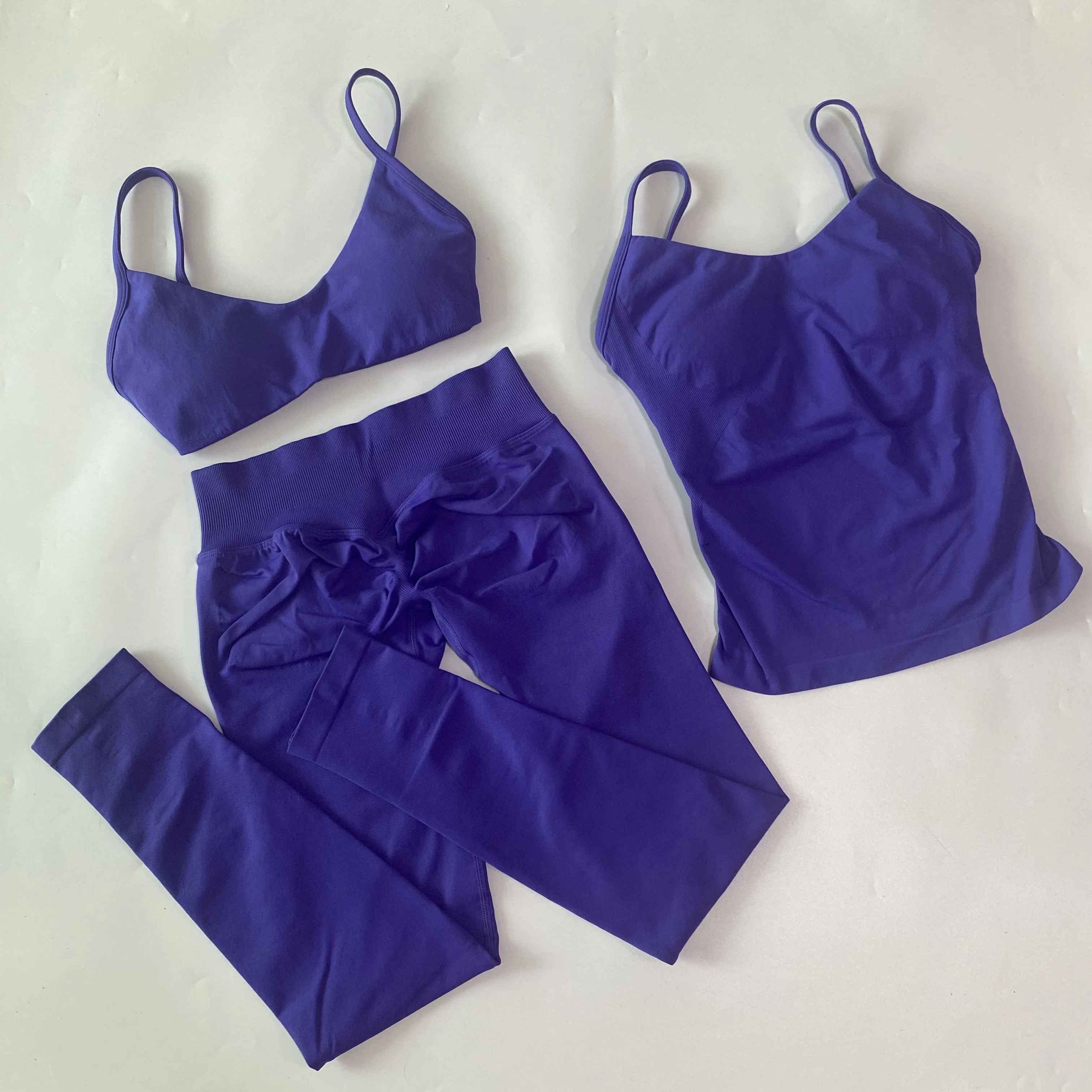 3-teiliges nahtloses Yoga-Set, Sport-BH, Top mit Rundhalsausschnitt, High-Waist-Leggings mit Po-Formung, Fitness-Workout-Sportanzug – Detail 6