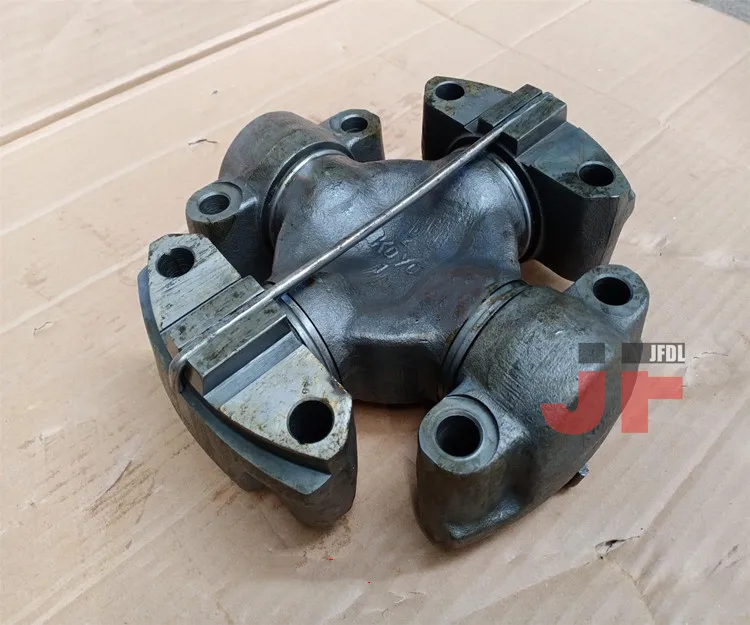 D375a Construction Machinery Parts Spider Universal Joint 195-20-31100 1952031100