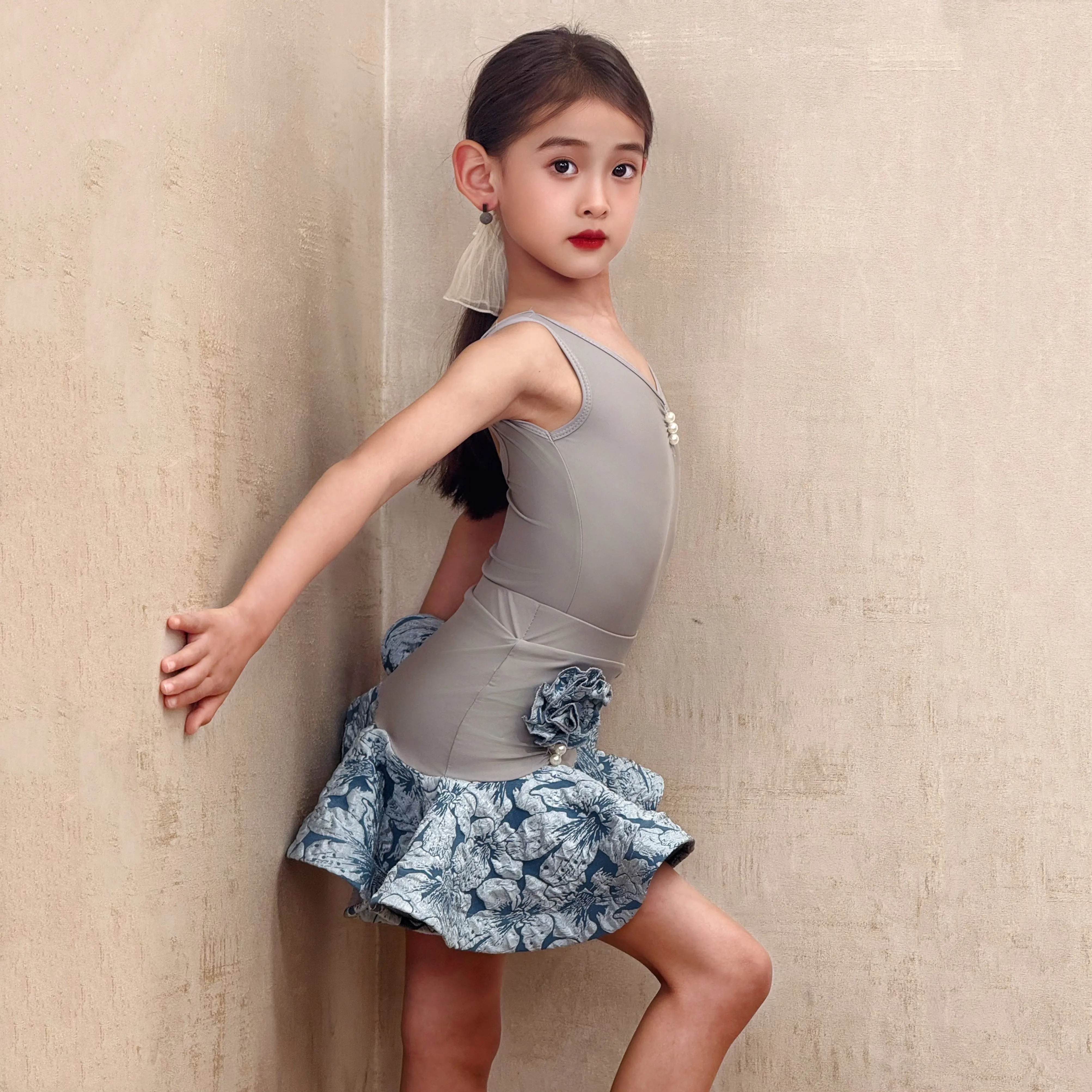 

New summer Latin dance practice outfit for children and girls' Cha-cha dance, a high-end children's dance performance outfit set