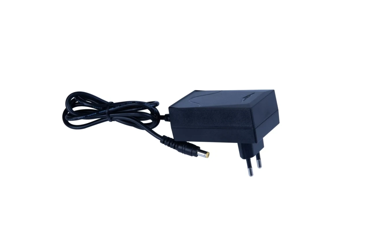 Restaurant LED Battery Touch Cordless Charging Station Rechargeable Wireless Charging Base Table Lamps