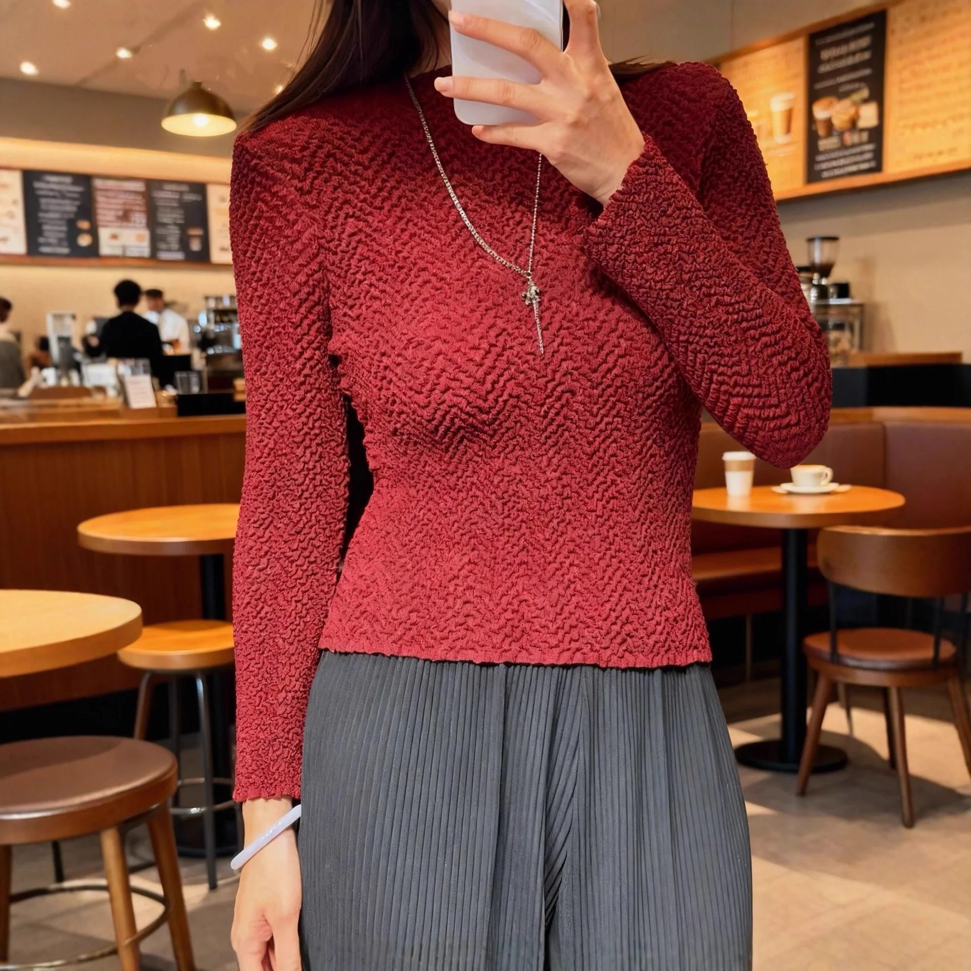 

Miyake Pleated Women's Fall/Winter Base Layer Top Slim Fit Fashionable Slimming Blouse Stretch Long-Sleeve Innerwear Polyester