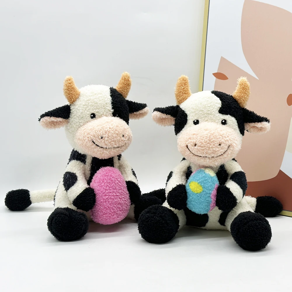 Jouet en peluche de vache de Pâques, jouet de dessin animé amusant, tenant une vache de producteurs rélavoisier, cadeau de Pâques, poupée de décoration de chambre