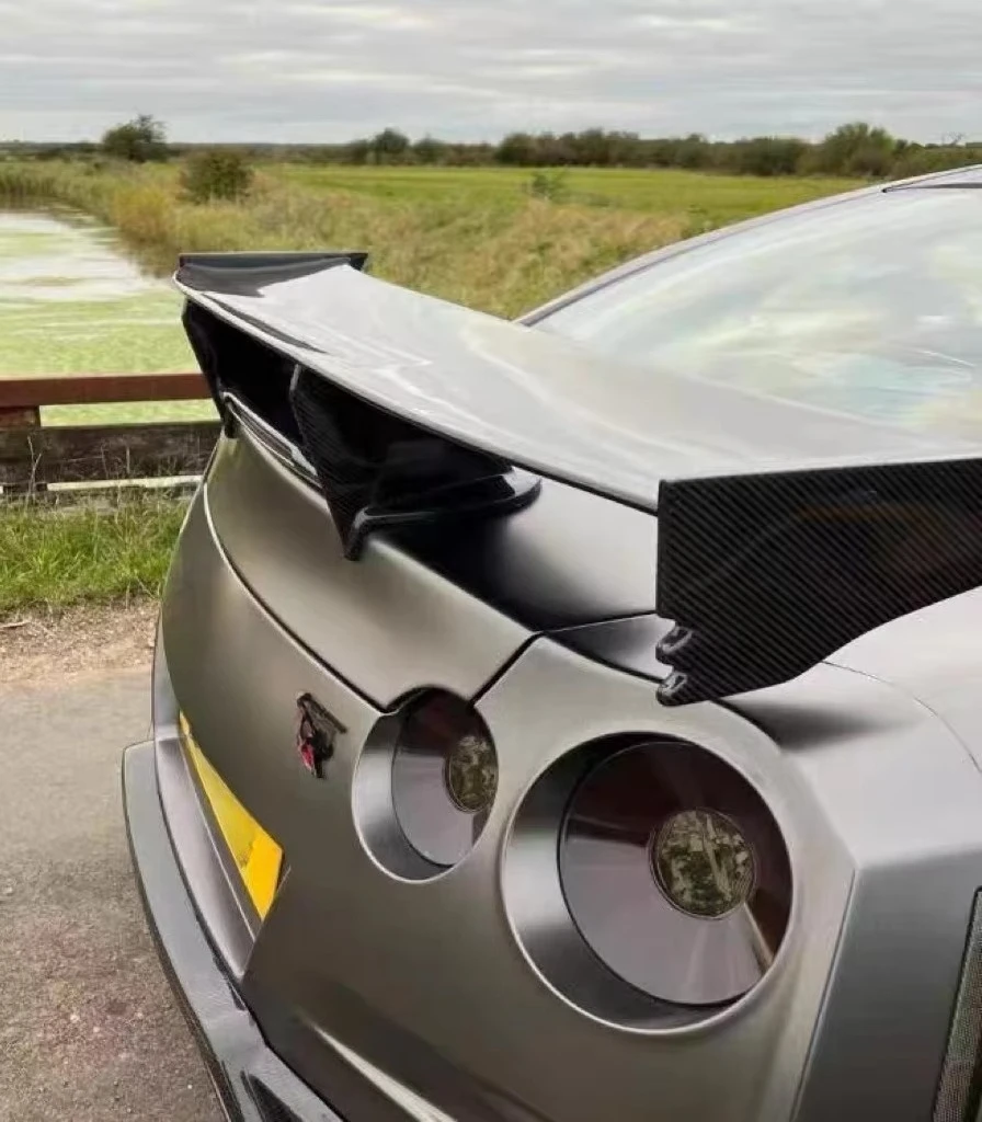 Spoiler stile Nismo per Nissan Gtr R35 Spoiler in fibra di carbonio