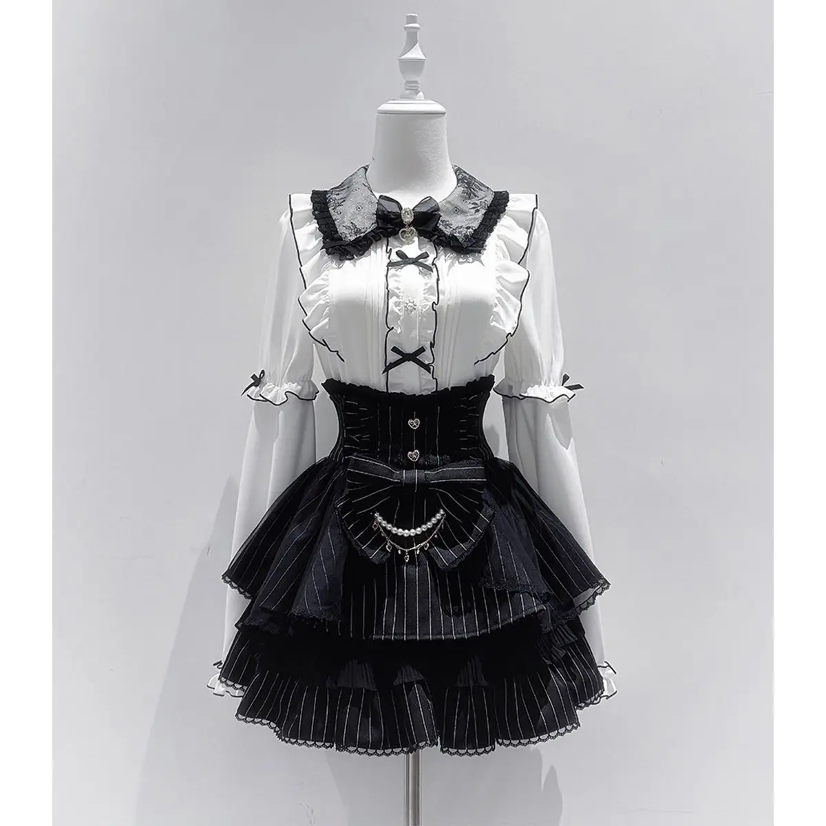 

Японский комплект в стиле Лолита из 2 предметов: блузка с милым бантом и рюшами на воротнике, полосатая пышная юбка, женский повседневный универсальный комплект одежды в стиле Y2K