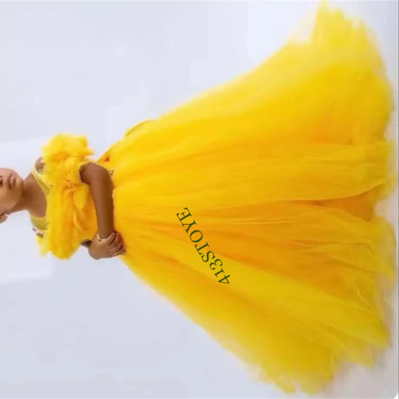 

CustomizedVintage Yellow Ball Gown Flower Girl Dresses Sheer Neck Kid Birthday Party Dress Costumes Gowns