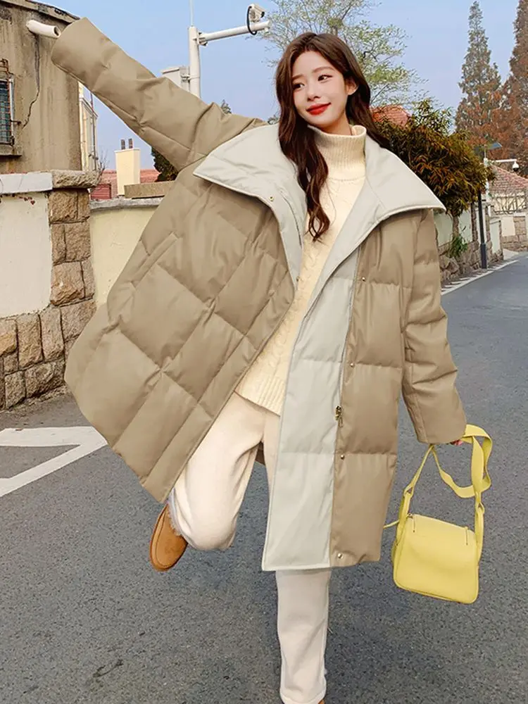 Avocadogrüne, modische Daunenjacke aus PU-Leder mit weißen Entendaunen für Damen, mittellang bis lang, Nischendesign, keine Waschjacke