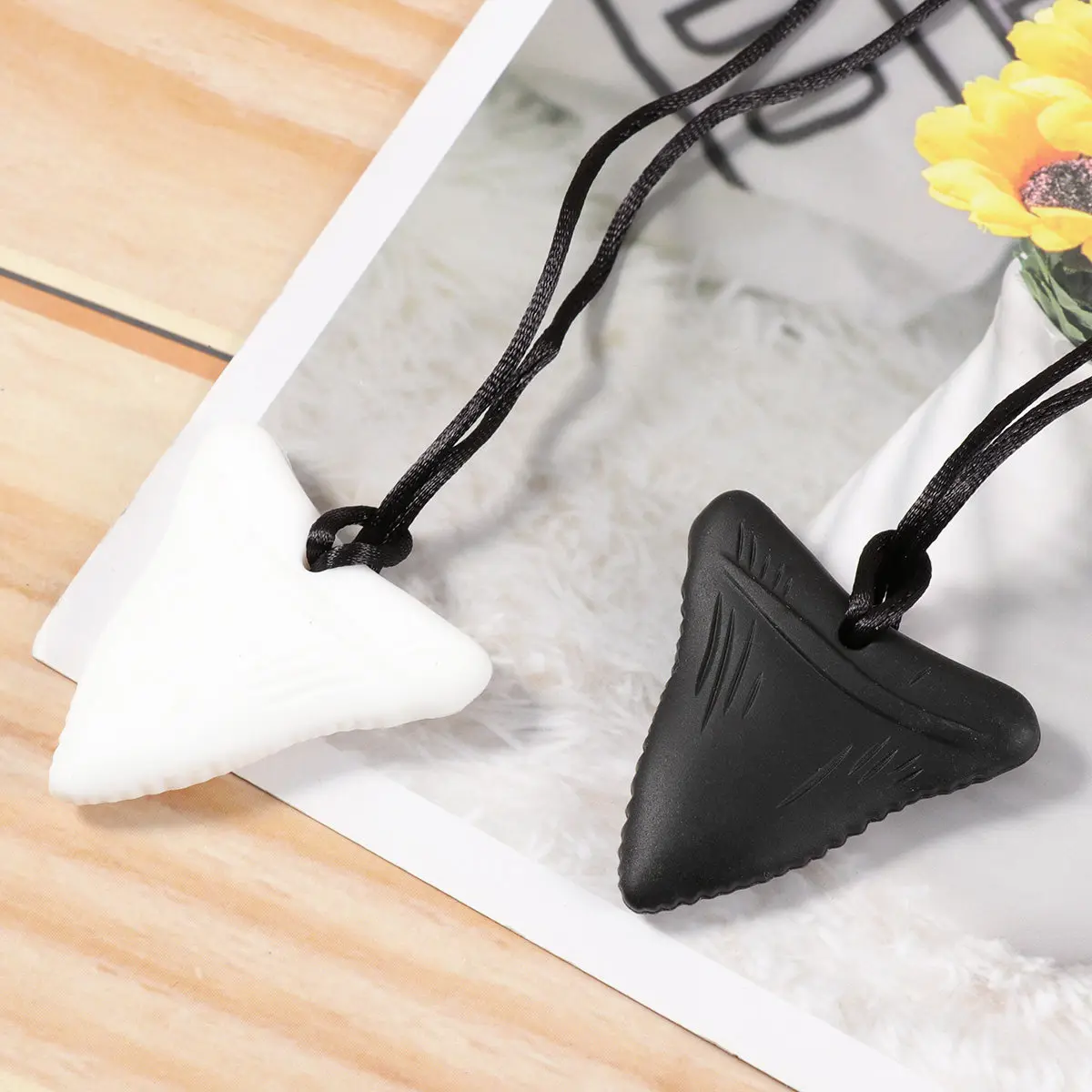 3Pcs Baby Teether Necklace Silicone Chewing Pendant Bright Colors Soothes Gums Calms Infants Teething Necklace