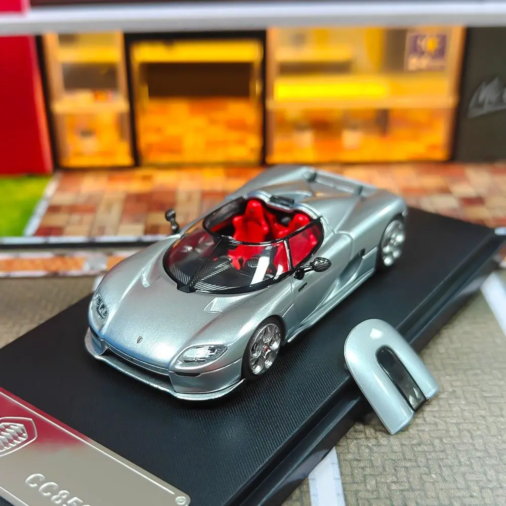 

Diecast RM Rhino 1:64 Scale Konissegg CC850 Silver Alloy Car Model Collectible Toy Gift Souvenir Display Ornament