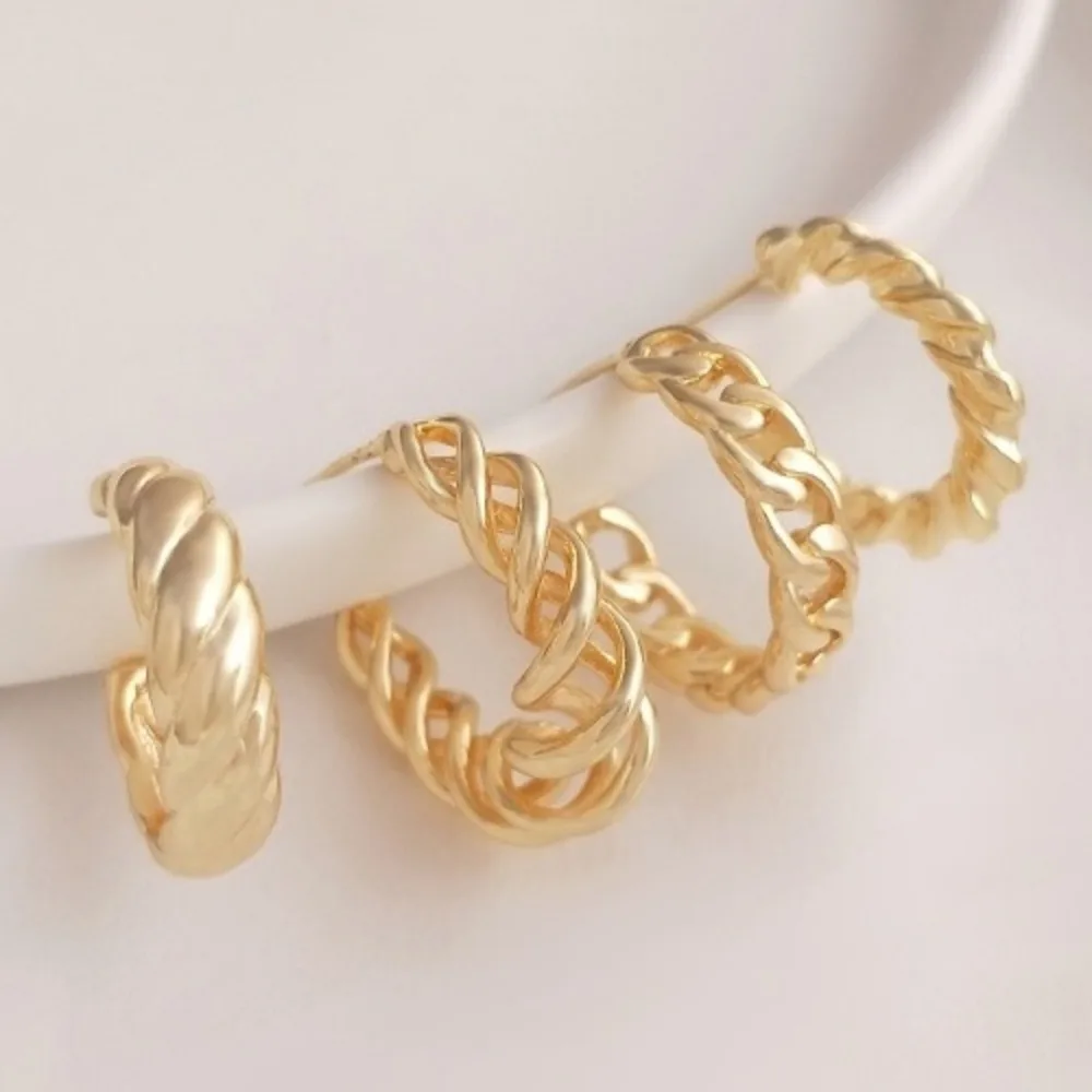 

Copper 14K Gold Color Threaded C-Twist C-Shaped Earrings DIY Fashion Light Luxury Temperament Women's Ear Jewelry Accessories