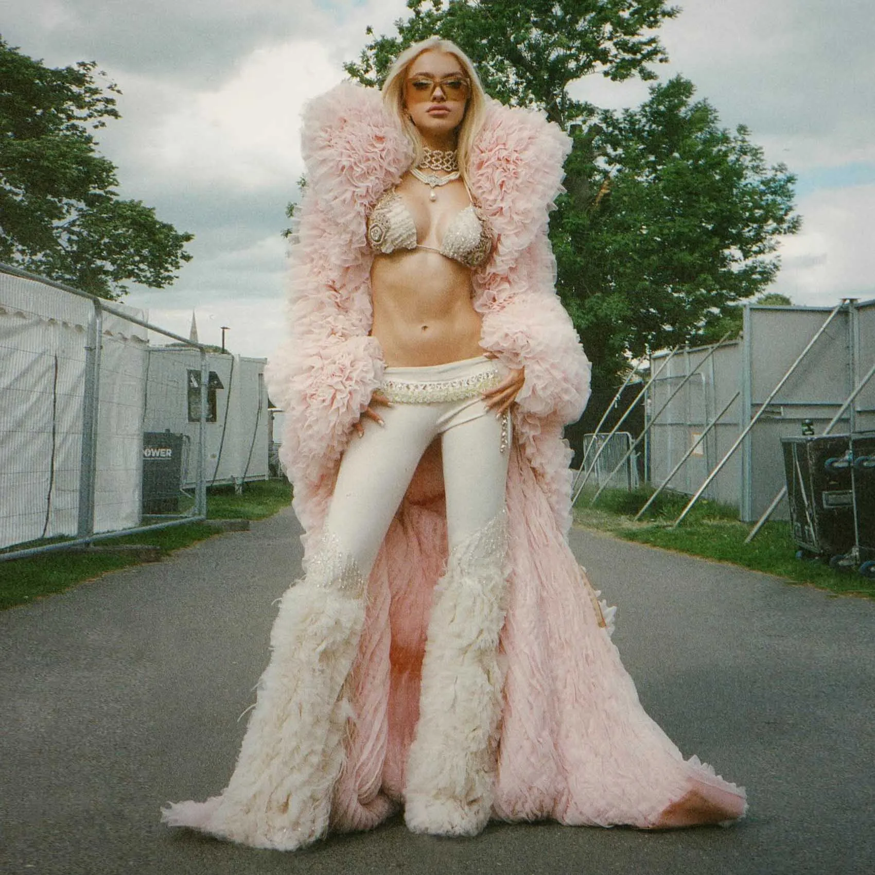 

Stunning Full Ruffle Tulle Long Jacket Women Robe Performance Cape Puffy Tiered Outwear Dress Photoshoot Cape Coat Custom Outfit