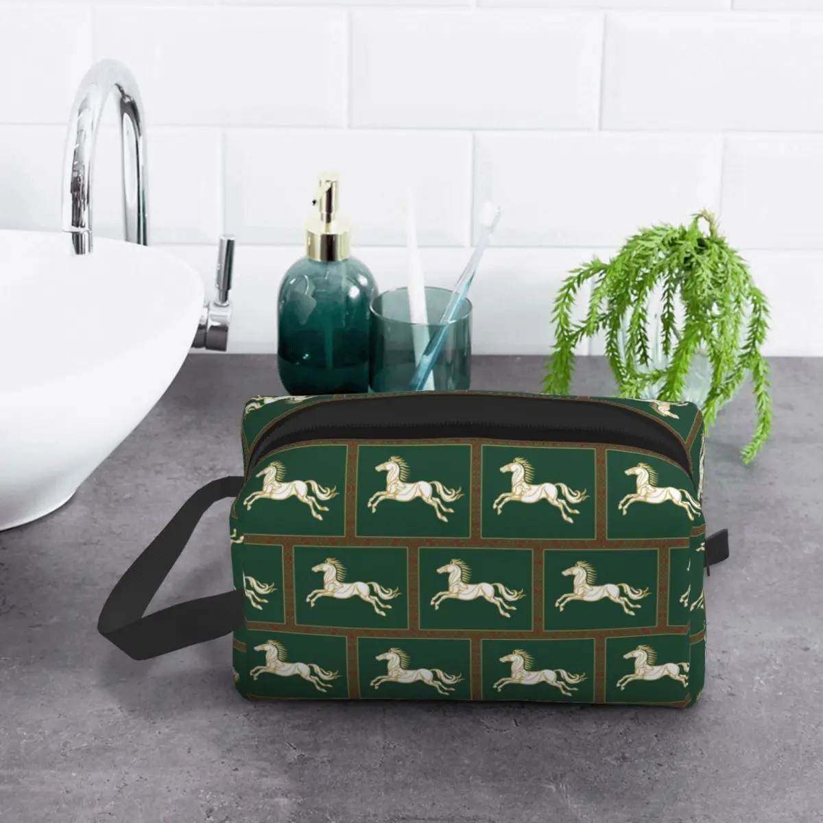 

Banner Of Rohan Makeup Bag Cosmetic Organizer Storage Dopp Kit Toiletry Cosmetic Bag for Women Beauty Travel Pencil Case