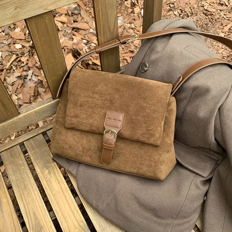 

Messenger Bag Women 2023Ins New Korean Style Suede One Shoulder Crossbody Bag Fashion Senior Sentiment Commuter Bag