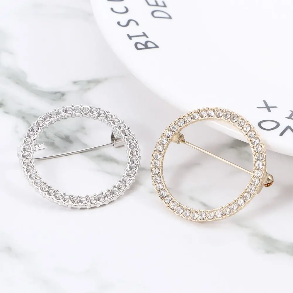 Simple Fashion Rhinestone Cardigan Fixed Braces Crystal Round Circle Alloy Jewelry Brooches Pins Accessories Corsage