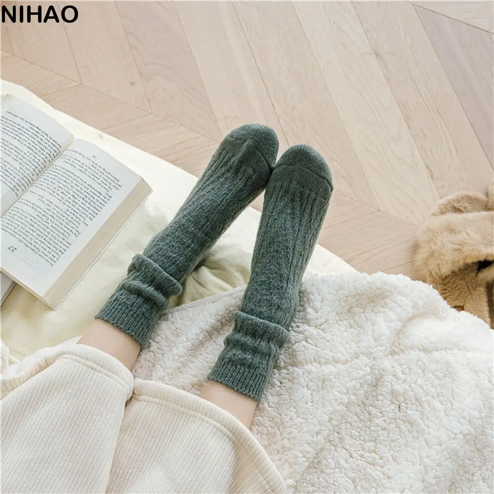 Comfortable Fashion Autumn Trendy Plush Original Women Socks Hosiery Middle Tube Socks Cotton