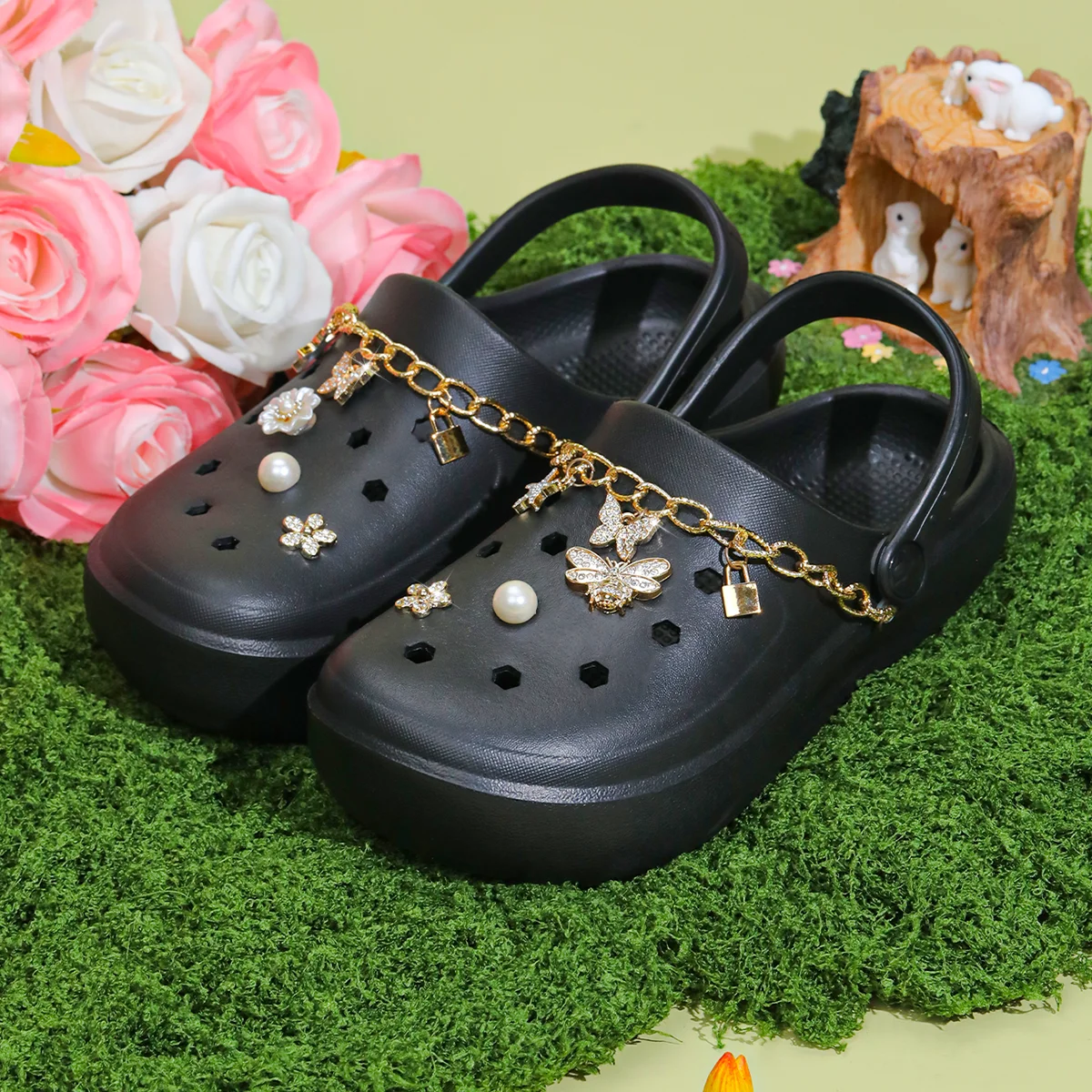 

Fashion ladies' clogs outdoor and indoor, Lightweight Two-way Wear Garden shoes, Comfortable Women's Non-slip Beach shoes 666