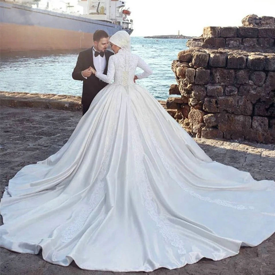 Elegant Ivory Muslim High Neck Ball Gown Long Sleeves Wedding Dresses 2026 Satin Appliques Arabic Bride Gowns Vestidos De Novia