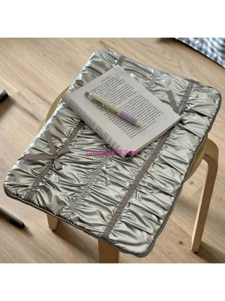 

Practical Computer Protective Sleeve Case Embroidered Detailing Secure Zippered W8EC