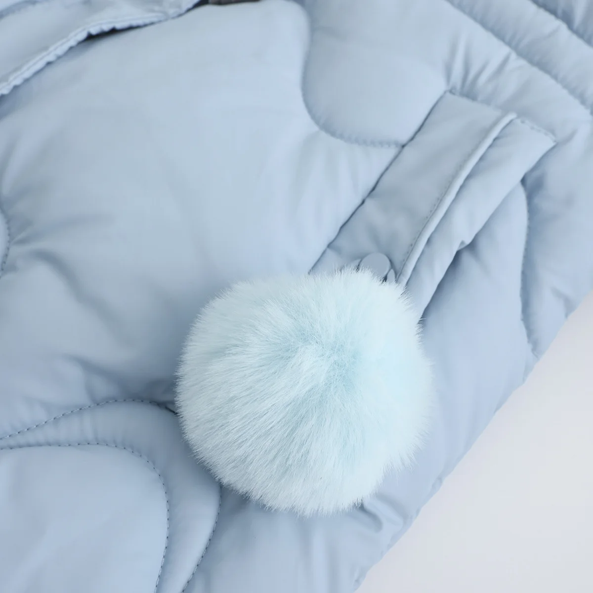 2025 جديد الشتاء المرأة وسادة مبطنة الإناث طويلة مقنعين الفراء كولور سترة دافئة المرأة لون نقي رشاقته الدافئة سترة قطن