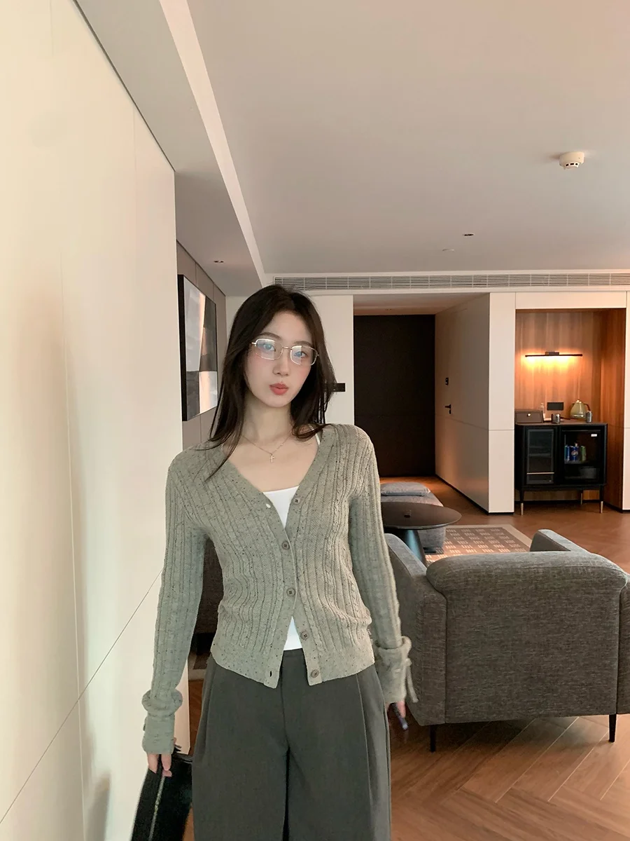 

Вязаный открытый кардиган для женщин, новинка весна-лето, универсальный дизайн, можно носить как верхнюю одежду, модель Cleanfit Regular.