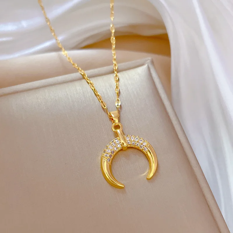 OIMG 316L Stainless Steel Gold Color Necklaces For Women Korean Fashion Moon Shaped Pendant Clavicle Chain Jewelry 2023