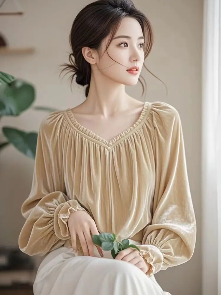Unique Beautiful Top Beautiful Light Luxurious Age-reducing Western-style Apricot Gold Velvet Shirt for Women in Autumn