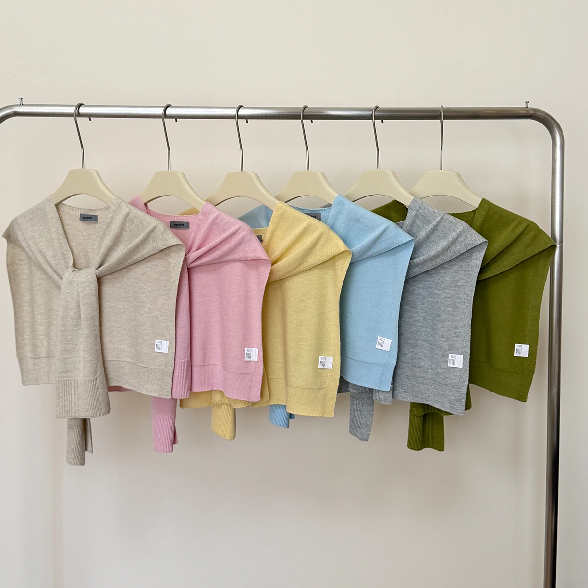 A New Style Women's Solid Color Contrast Stripe Shawl Cardigan for Office Air-Conditioned Rooms, a Small Cape to Protect Shoulders and Neck