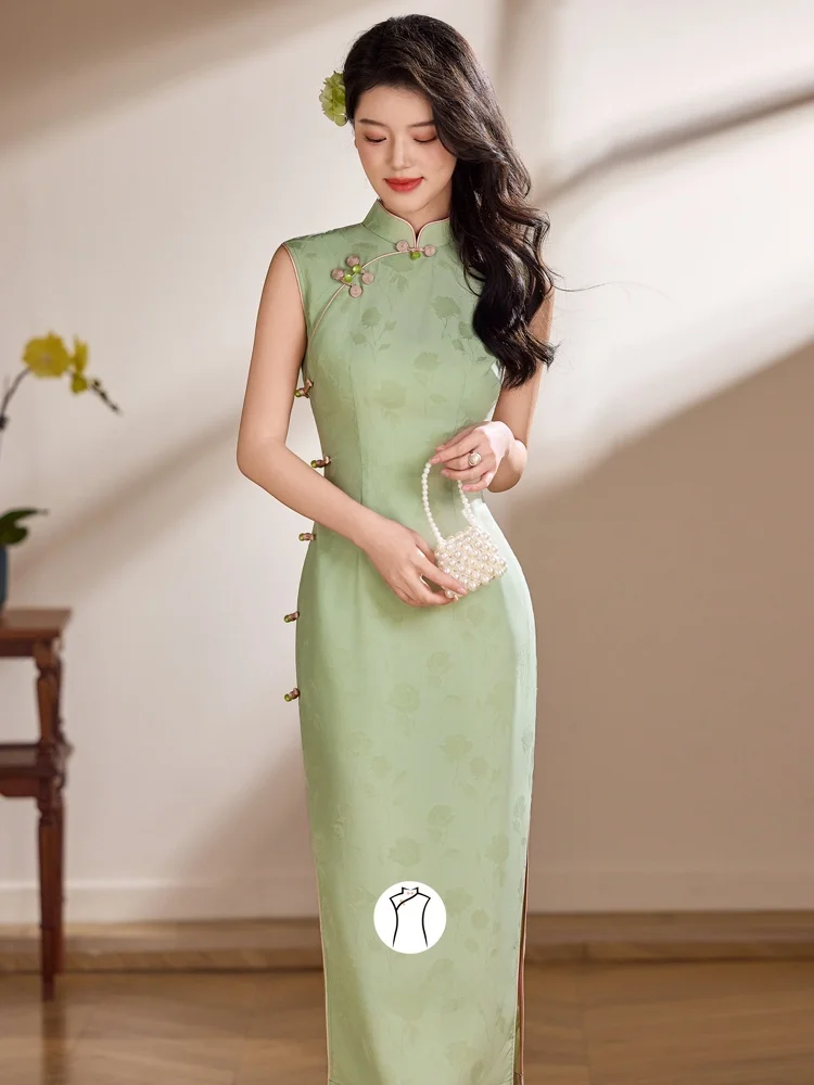 

Young Girl's Slim Fit Green Sleeveless Qipao Spring Summer New Style Vintage Long Dress Low Slit Breathable Thin Material