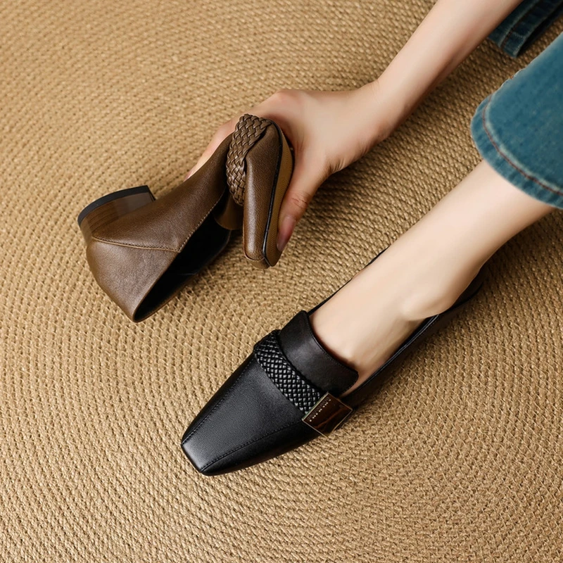 Новые женские повседневные туфли из натуральной яловой кожи с металлической пряжкой на ремне, повседневная обувь в стиле ретро на среднем каблуке с квадратным носком, модные одинарные туфли