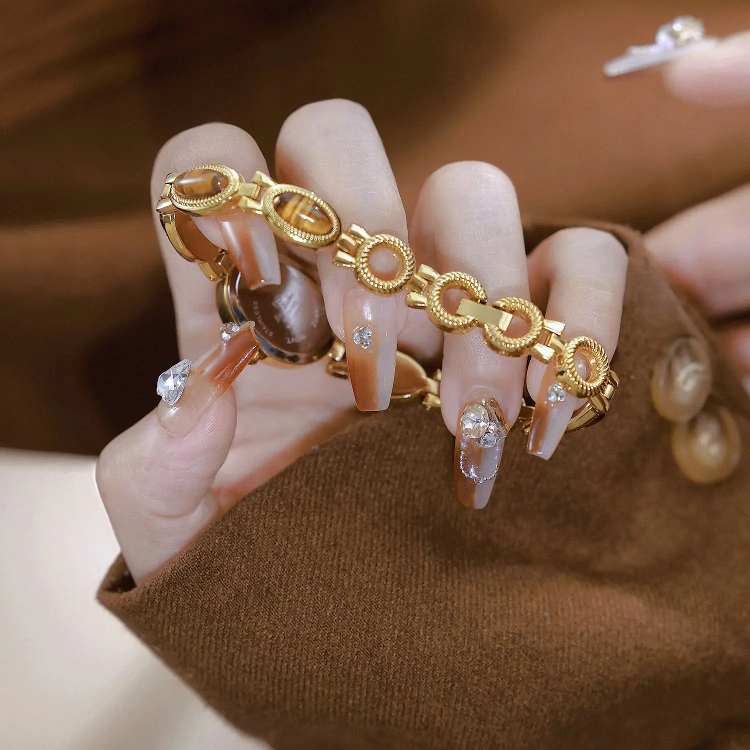 BS Woman Watches Luxury Gold Vintage Jade Bracelet Quartz Wrist Watches Ethnic Unique Personality Light Luxury Retro Watch Gifts