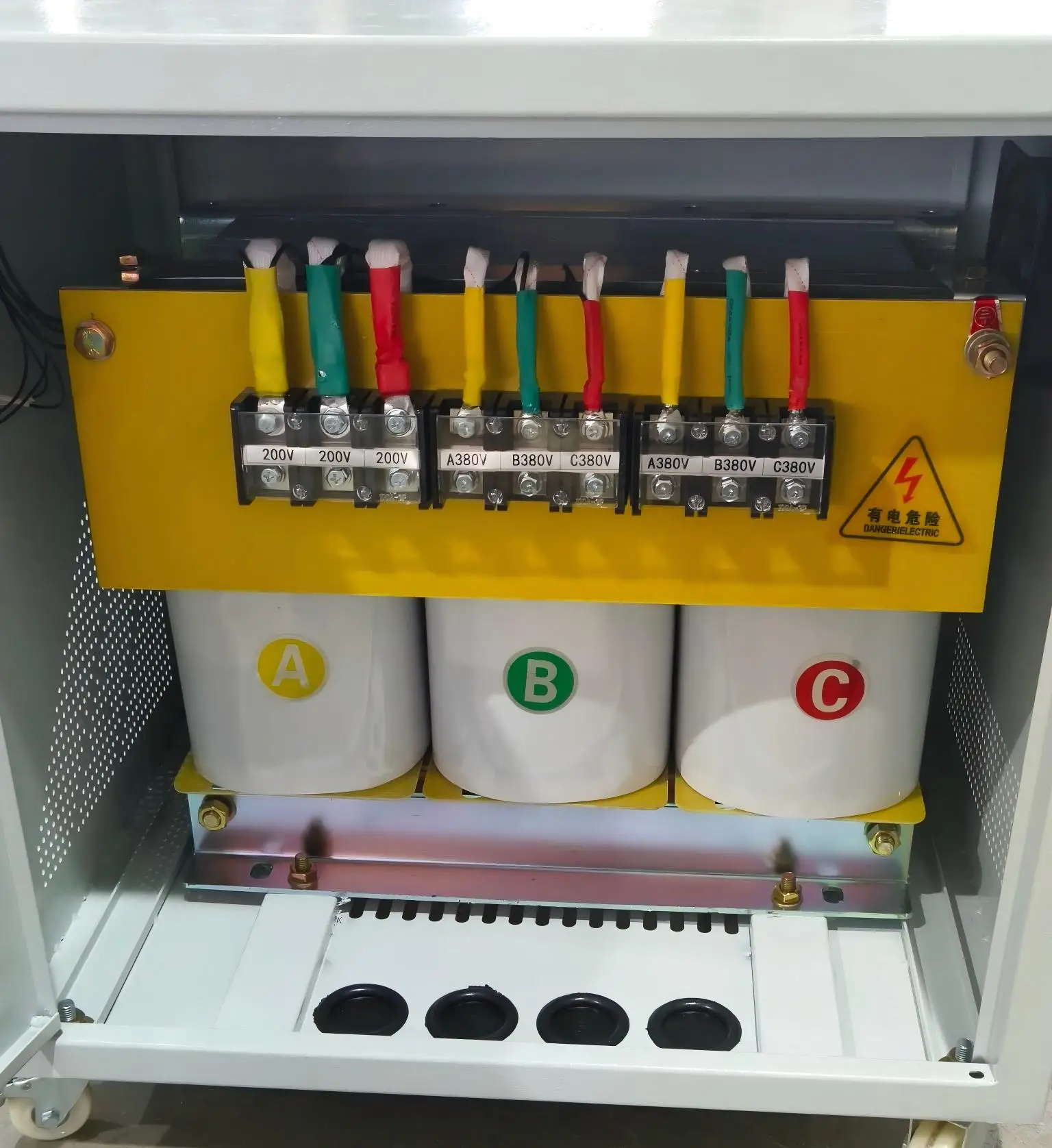 Customized OEM SG Series Three-phase Dry-type Transformer 415V/380V/220V 3KVA-300KVA Self-tapping