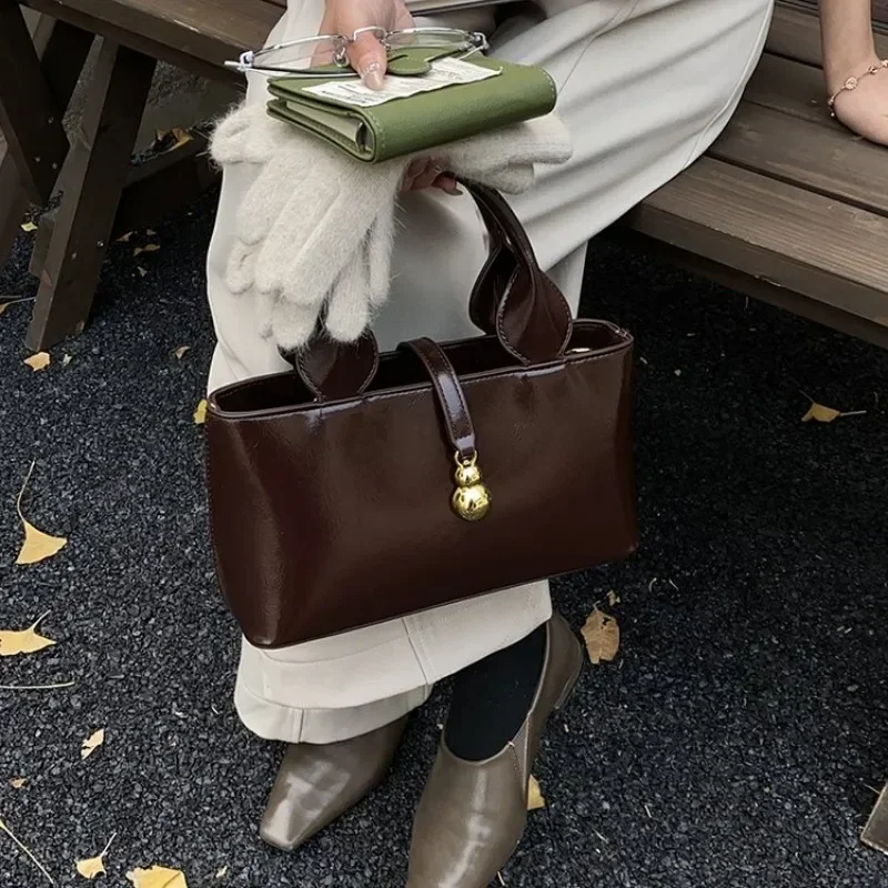 Stylish Practical Diaper Bag Underarm Parenting Daily Work Exquisite Sleek Sophisticated Elegant Fashionable Baby Essentials