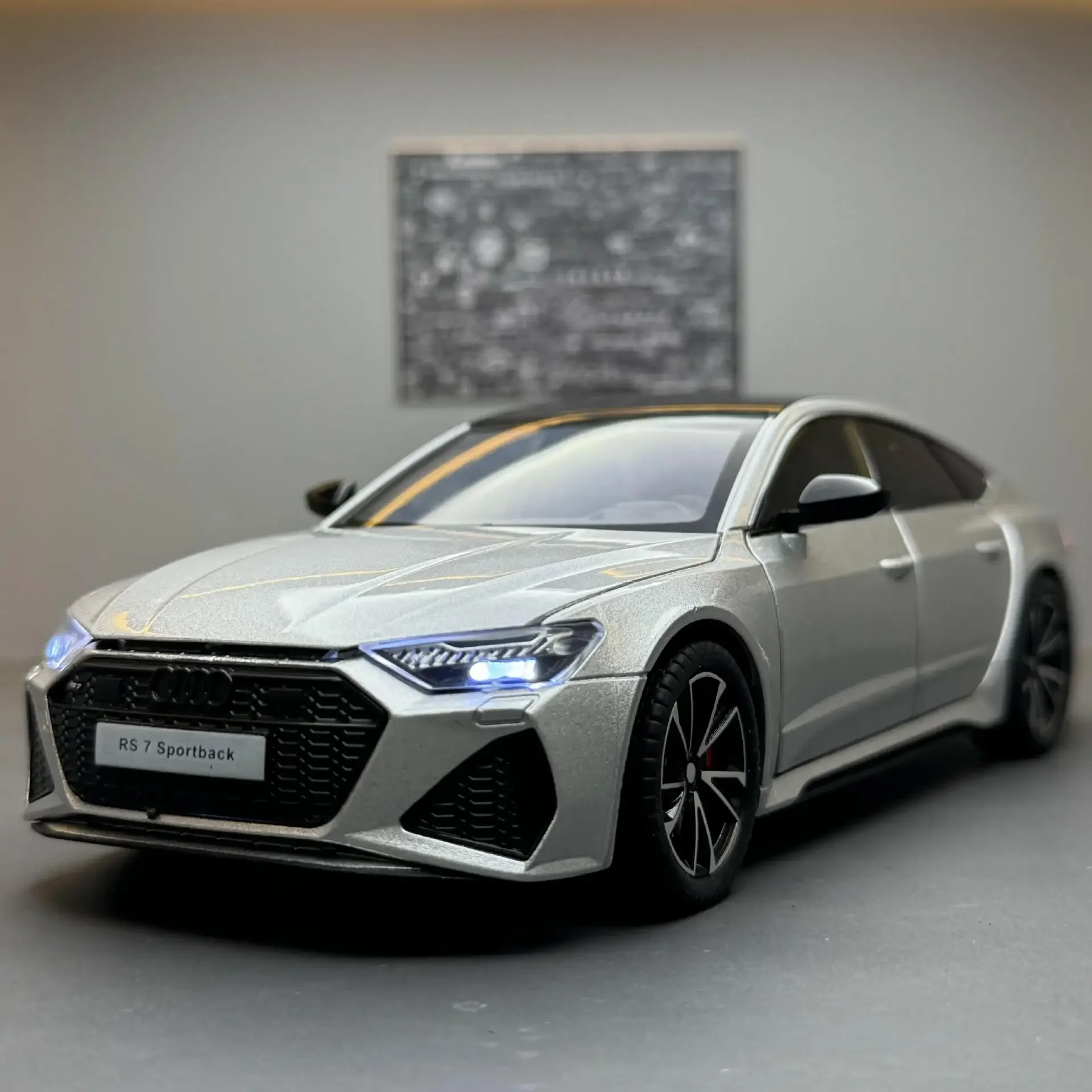 Alloy Car Model 1-24 A RS7 Sports Car with Sound and Light Feedback Toy Car Sound Effect Model Ornament