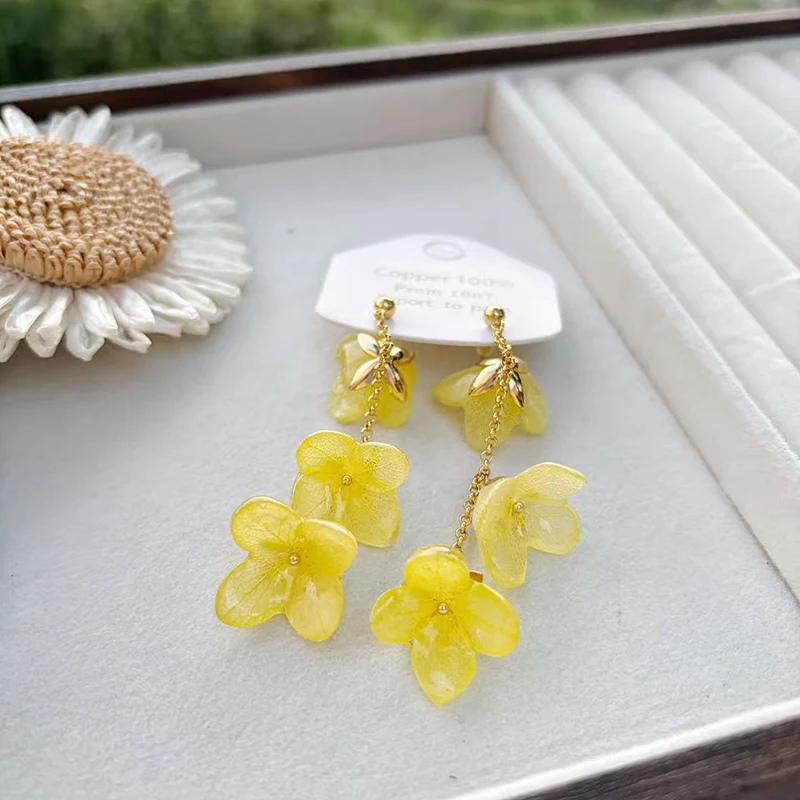 Colored Hydrangeas Flowers Long Earrings Elegant Flower Tassel Earrings Handmaking Epoxy Resin Natural Floral Earrings Wholesale