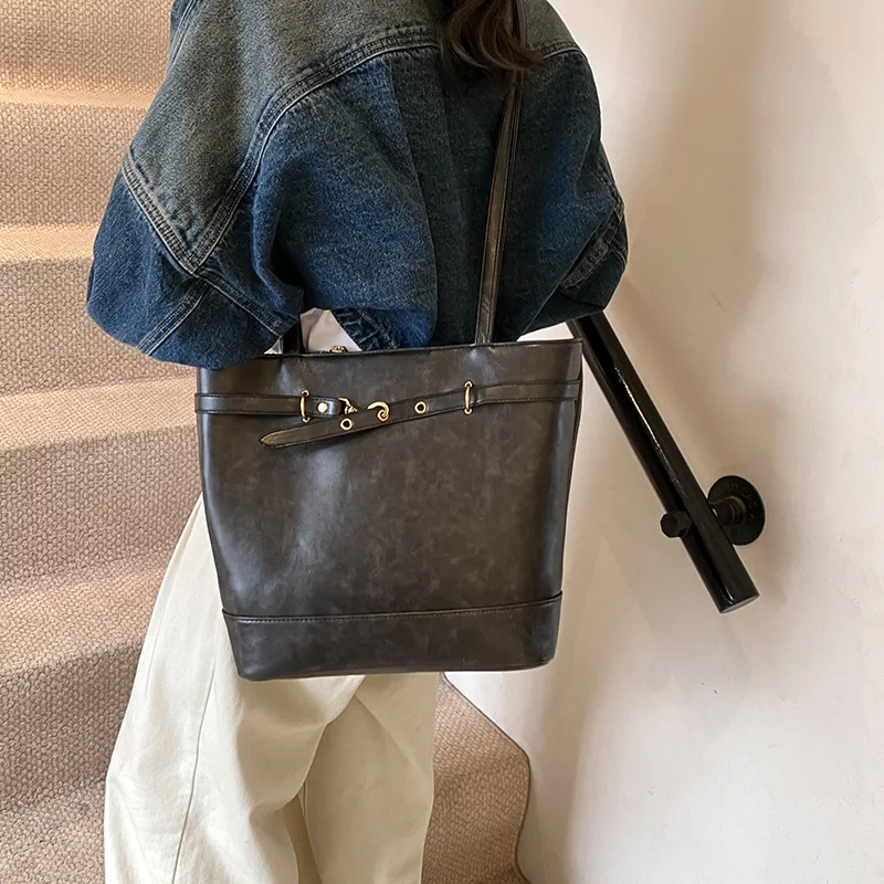 

Vintage Spacious Multi-Way Bag - New Women's Fashion Backpack Tote，Crossbody & Shoulder Bag for Commute & Casual Outings