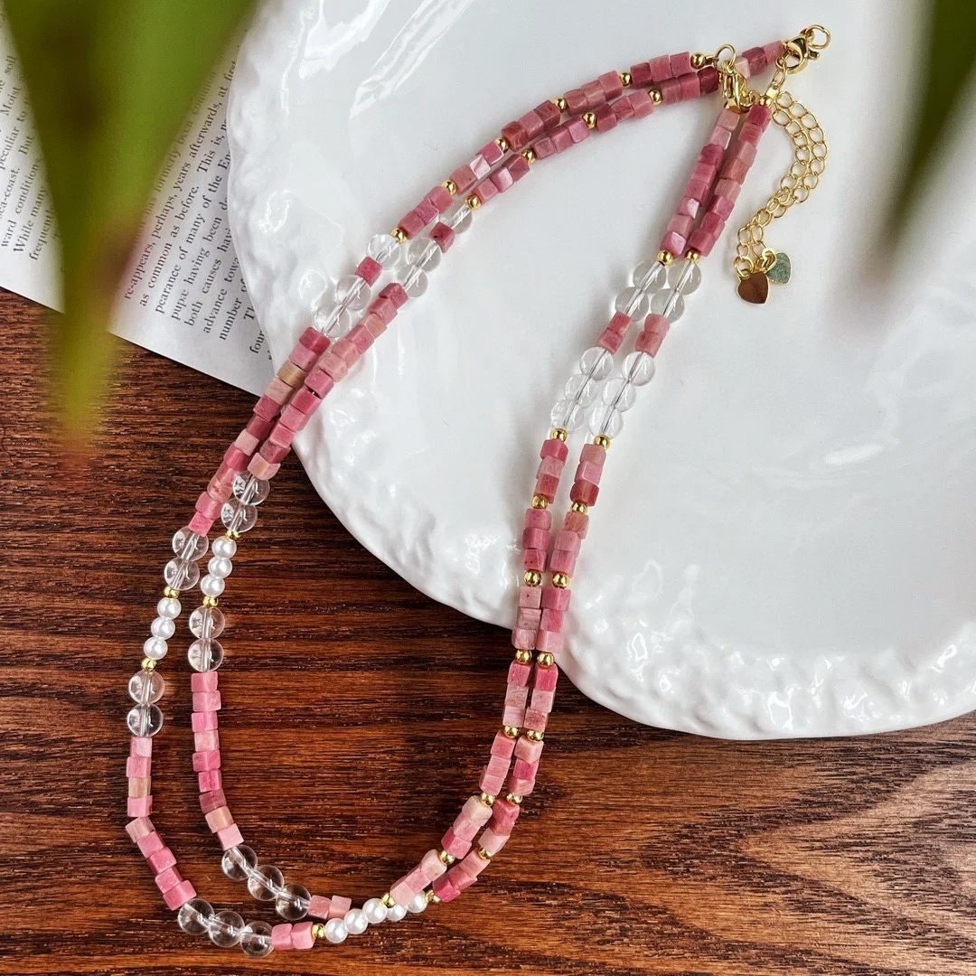 

Niche design sense ins wind stacked wearing natural mahogany pattern white crystal artificial crystal pearl collarbone chain nec