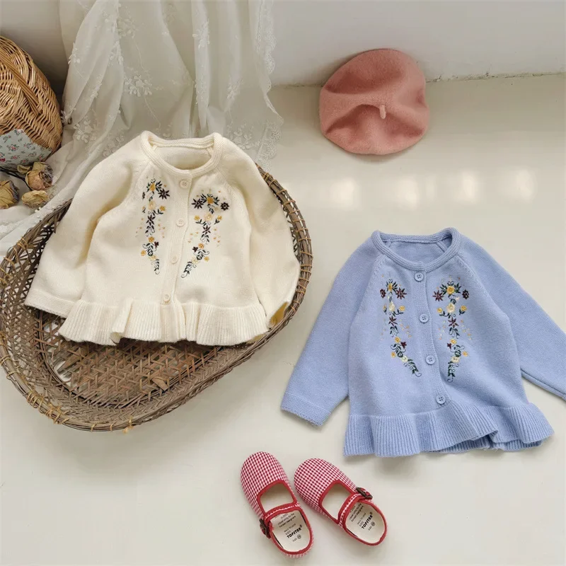 

Осень-зима 2023, свитер для девочек, кардиган, детский вязаный полукомбинезон, куртка с цветочной вышивкой, детская кружевная юбка