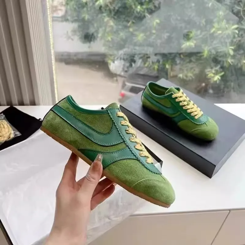 

Мужская и женская прогулочная обувь, кроссовки, повседневная обувь. Легкие удобные туфли на плоской подошве. Дышащие нескользящие кроссовки.