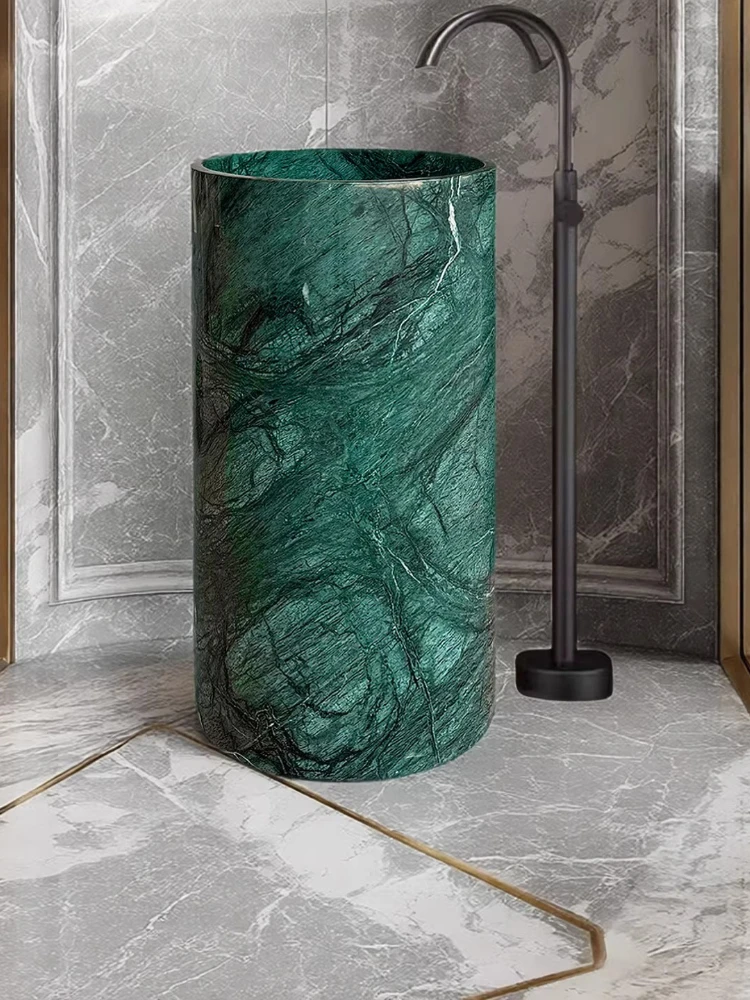 

Напольная раковина из натурального необработанного мрамора, интегрированная в колонну, для отелей и клубов, в стиле легкой роскоши.