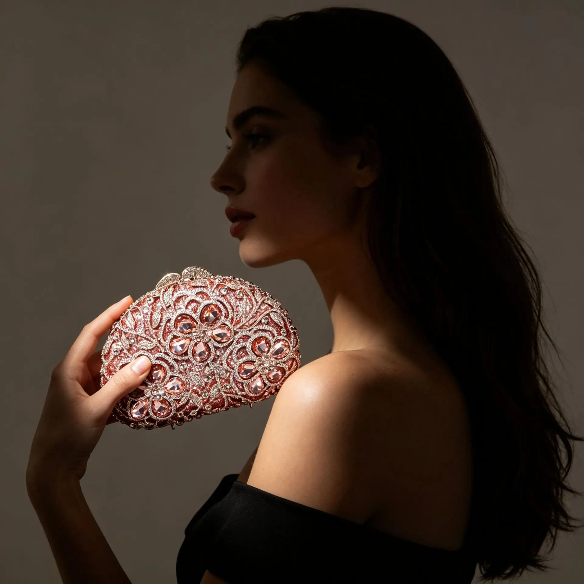 Pink flower hollow oval dinner bag full of diamonds, heavy industry rhinestone hand bag, bridal dress chain bag.