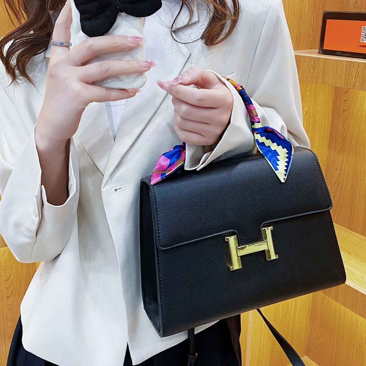 

New Fashion Women's Bags, Lock Buckle Versatile Messenger Bags, Light Luxury Trend High-end Handbags