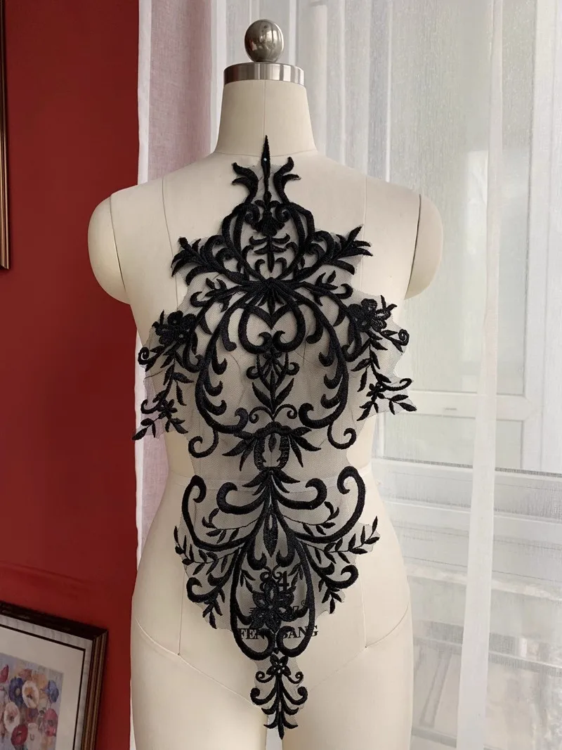 

red and white high-quality wedding lace embroidery, sewing wedding dresses, stage costumes, and accessories