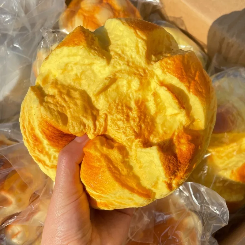 大きなパイナップルパン型のスクイーズ玩具、超ソフトなミルクの香りのパン型フィジェット玩具、ゆっくり戻るリアルなパン型感覚玩具、子供と大人向け