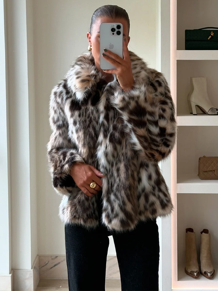 TRAFZA Winter Woman Lapel Long Sleeves Side Pockets Casual Coat Fashion Women Leopard Print Faux Fur Loose Slim Warm Coat Mujer