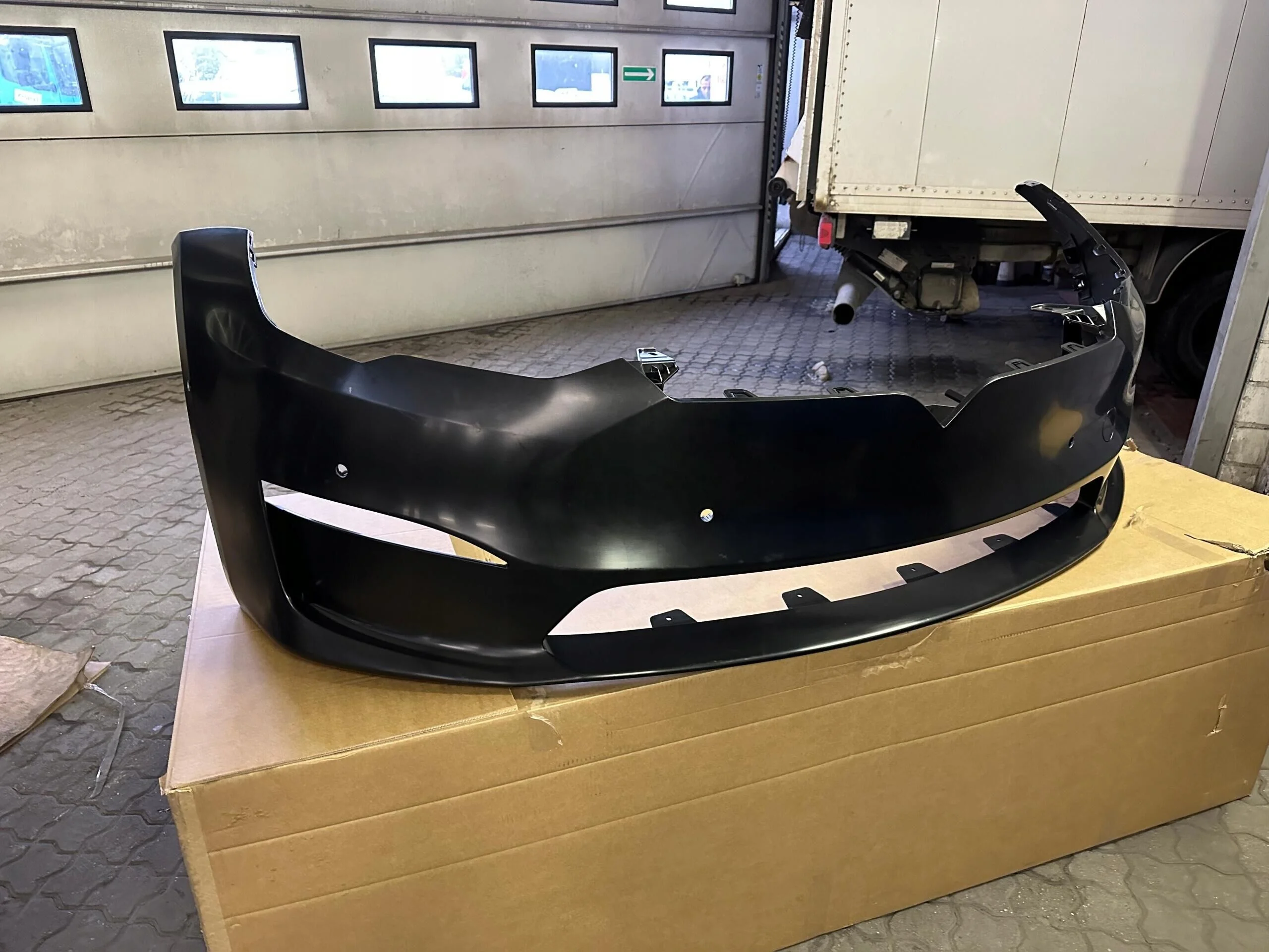 Front Bumper For 2022 Tesla Model S 1750101-SO-A