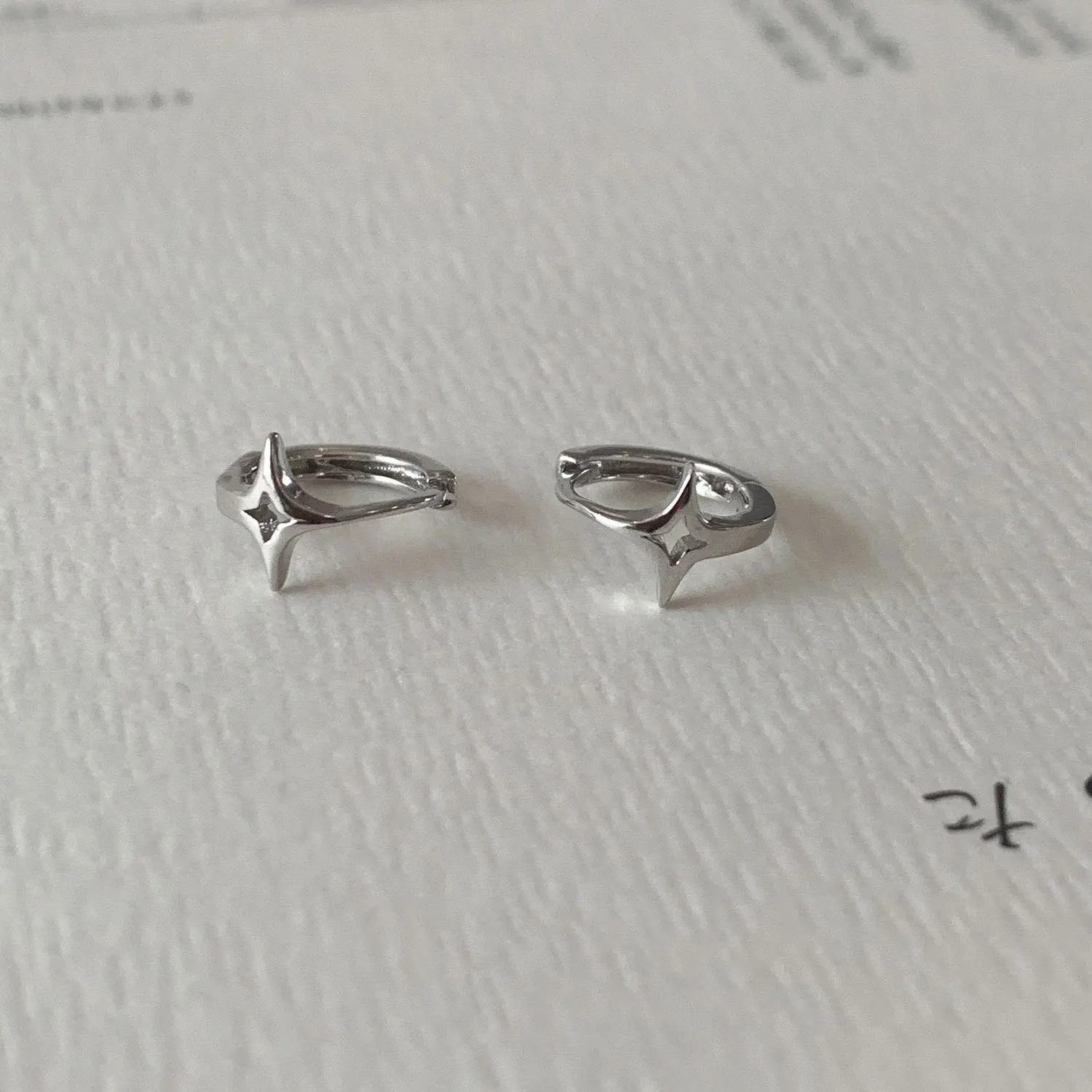 HI MAN 925 Sterling Silver Korean Creative Hollow Star Stud Earrings Women Personality Retro Banquet Jewelry Accessories
