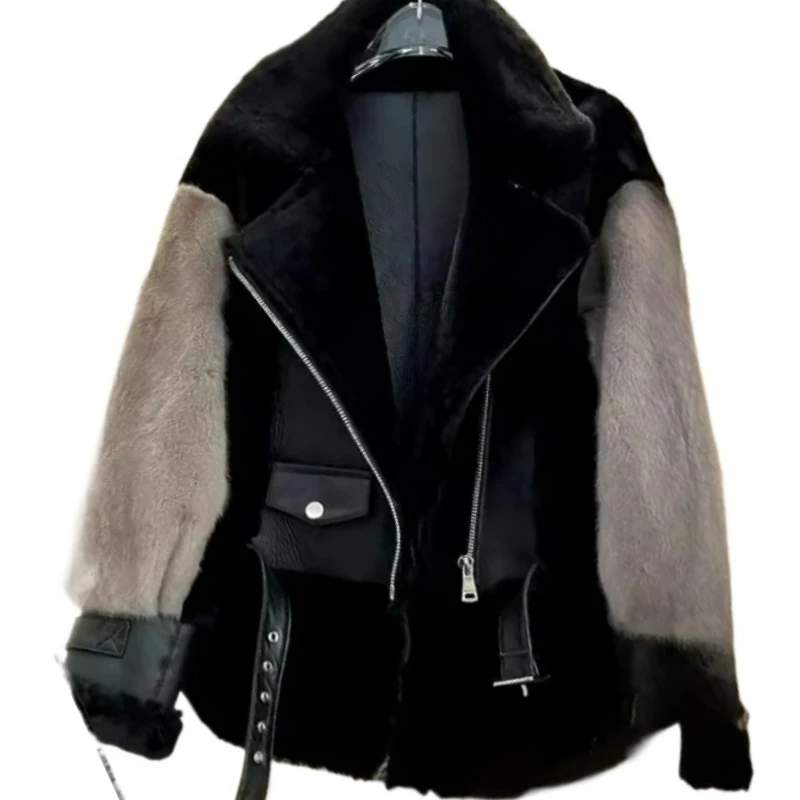 Faux FUR Coat JACKET ผู้หญิง 2025 คุณภาพสูงและลักษณะระดับแฟชั่นฤดูหนาวใหม่ FUR One Coat Splicing หัวรถจักร