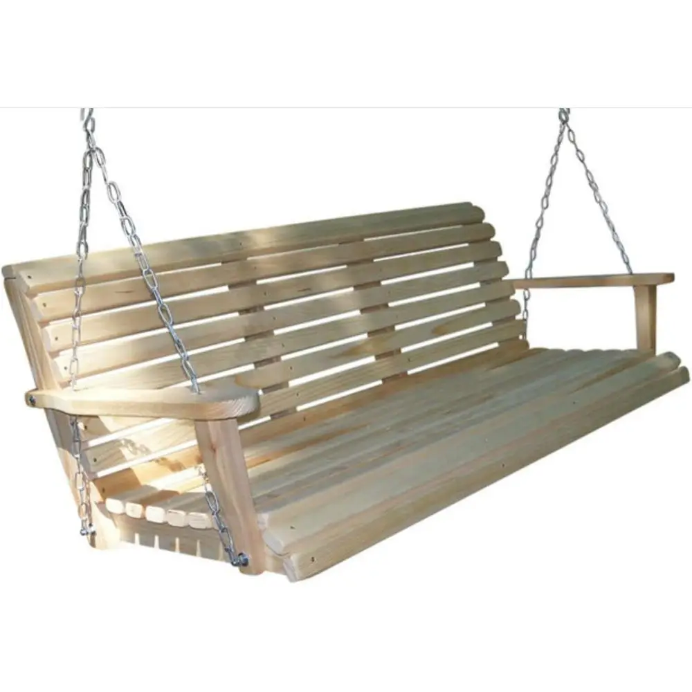 

Качели для террасы с контурным сиденьем, изготовленные из прочной древесины кипариса.
